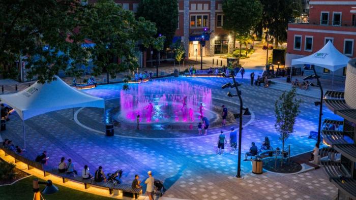 Leigh Square Fountain Shows