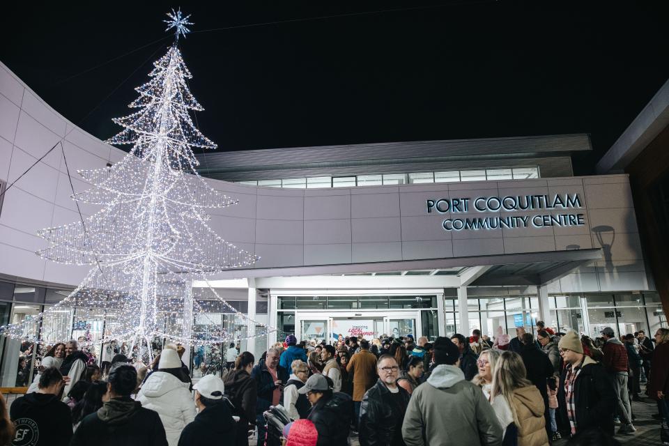 christmas tree outside port coquitlam community centre