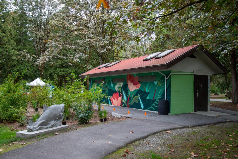 shed with mural at lions park