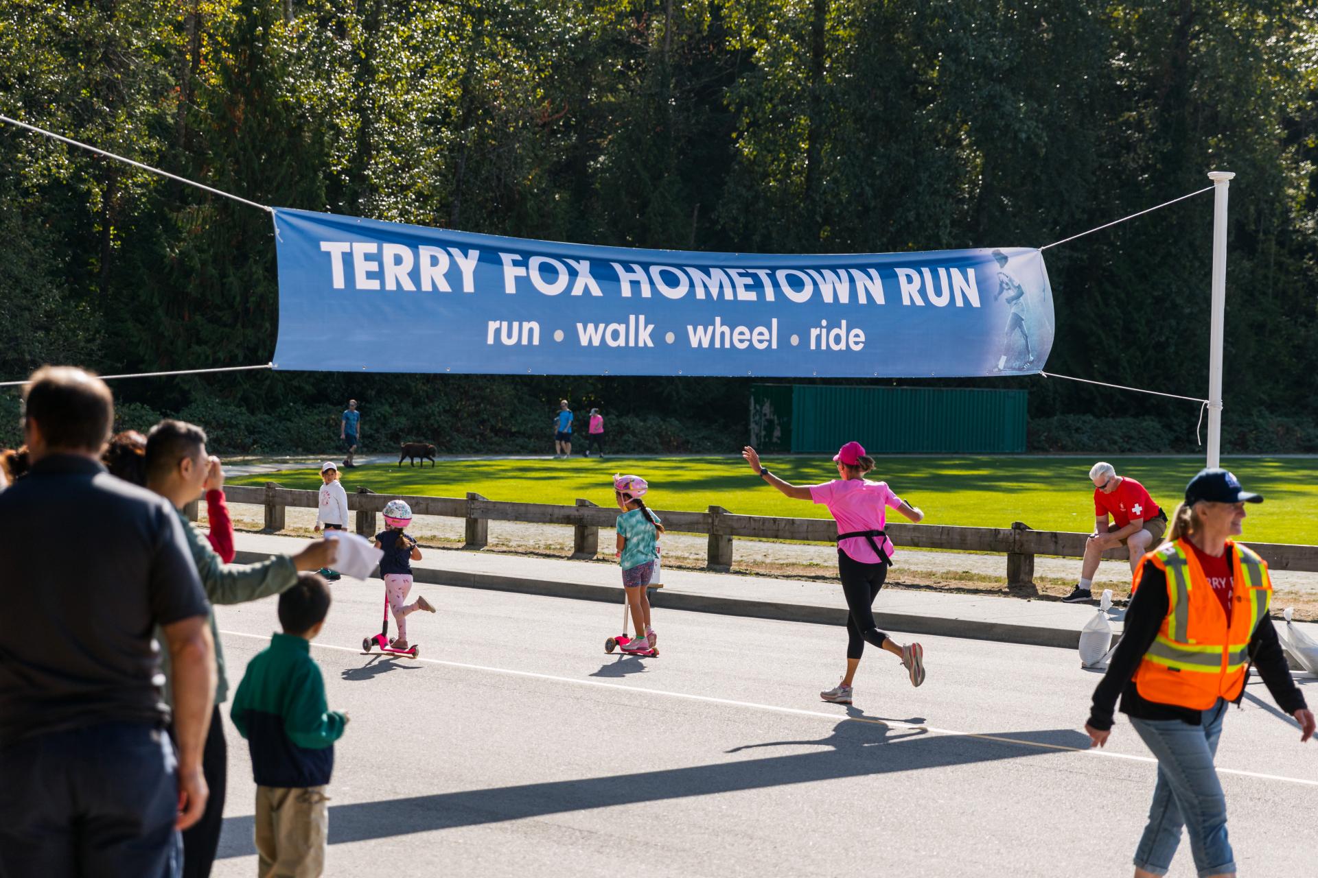 crowd at Terry Fox Hometown Run